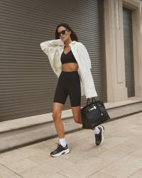 VACANZE 2022: AIRPORT OUTFIT IDEAS COSA INDOSSARE PER UN VIAGGIO IN AEREO