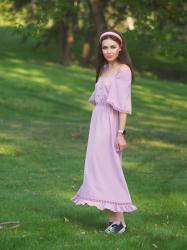 Dusty pink dress in retro style