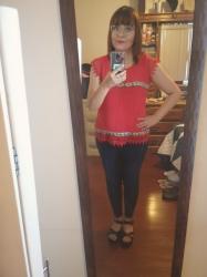 Outfit propio: Camiseta roja estilo mexicano + jeans.