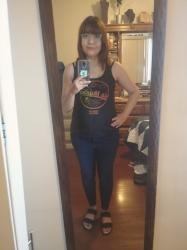 Outfit propio: Camiseta negra con estampado de Isla Mujeres + jeans azul oscuro.