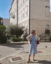HOW TO STYLE A PALE BLUE SUMMER DRESS FOR AUTUMN? (SUSTAINABLE FASHION FILES)