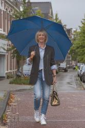 Oversized men’s blazer in the rain