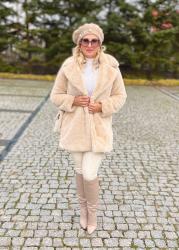 Bezowy total look
