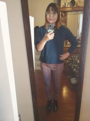 Outfit propio: Sueter azul + pantalón similar al tweed