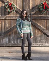 {outfit} Reindeer Christmas Sweater