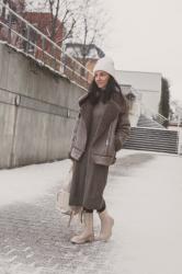 Lange Strickkleider als Wintertrend