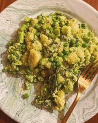 GNOCCHI WITH SMASHED PEAS, LEMON & PARMESAN