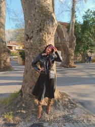 SPRING STYLING IN MOSTAR: A VINTAGE LEATHER JACKET
