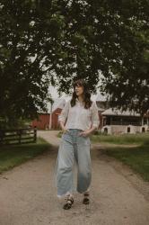 Styling Horseshoe Jeans with a Cropped Top