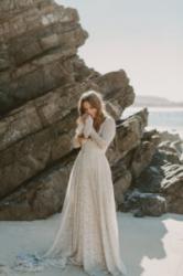 THESE ROMANTIC DRESSES FROM GRACE LOVES LACE ARE A BOHEMIAN BRIDE’S DREAM