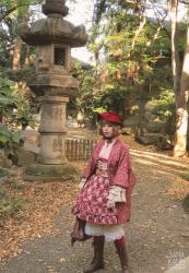 sanakanin:

Momiji - wa lolita for our visit to Akasaka...