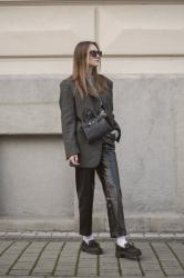 Oversize blazer, wool sweater&leather pants