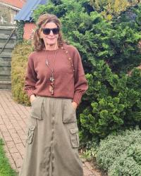 Brown and green autumn outfit &amp; Fancy Friday linkup party