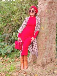 Comment porter la couleur rouge ? Mon total look rouge avec ma robe longue en maille !