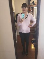 Outfit propio: Sueter rosa y negro + jeans negros.