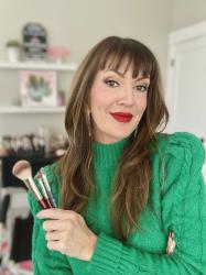 Celebrity Makeup Tips to Look Your Best This Holiday Season
