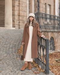 Helle Strickkleider für einen eleganten Winterlook