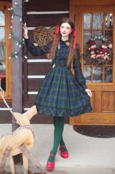 Christmas Eve outfit

Outfit rundown
Dress: second-hand Victorian Maiden
Shoes: Queen Bee
Brooches:&hellip;
