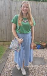 Blue and Green Midi Skirt Outfits With Floral Bag