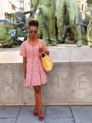 How To Wear A Checked Dress For Summer: Monumento Al Encierro Pamplona