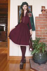 The same outfit, the same colour scheme, the same makeup but two different styling (posing/acting…