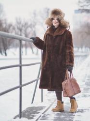 Тепло ль тебе девица?