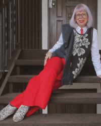 Extra-Profesh: Red Boss Pants and Tie, and a Vizzini Update
