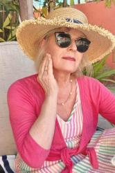 How to Reapply SPF Over Makeup Without Ruining Your Look