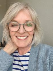 How to Apply Cream Blush on Aging Skin for a Soft, Youthful Flush