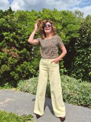 Mellow Yellow! Styling butter yellow jeans!