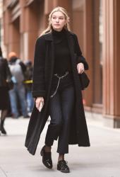 Fashion Detox: come fare un decluttering consapevole del tuo armadio (e i 5 capi da tenere per sempre)