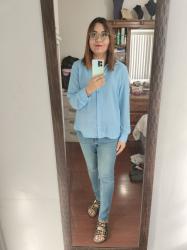 Outfit propio: Camisa azul cielo + jeans azul bajito.