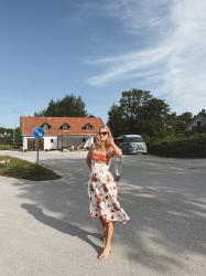 Två presenter, fler ruttna bjälkar och flyttpackning