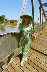 Look Nº 892 - The Inner Struggle!