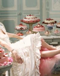 Tres exposiciones de moda, tres destinos, para esta vuelta al cole