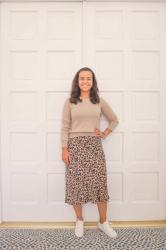 Monochromatic Outfits By Color (60+ Stylish Outfit Ideas!)
