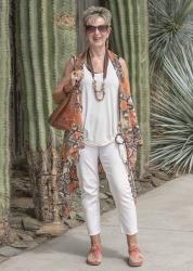 White Pant Outfits for Fall: How to Style Them with Prints