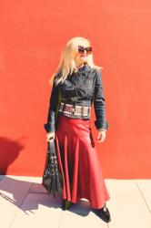 Look Nº 910  - May love save you on this dark night!