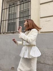 Este look dos piezas de novia es perfecto para un bautizo 