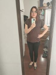 Outfit propio: Camiseta café + pantalón negro pitillo.