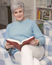 Beth’s Spring Reading List: 6 Books We Can’t Stop Talking About 📚🌸✨