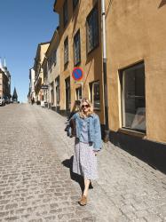 Enkeltäcke, Majes dop och pioner