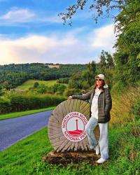 Yorkshire cz.V   -  BIALY KON z Kilburn