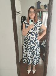 Outfit propio: Vestido blanco/azul.