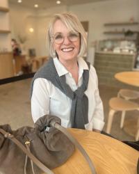 Monday Musings: On Calm Colors, Repeat Outfits, and Learning to Listen