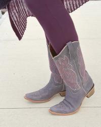 Spotlighting My New Lilac Cowgirl Boots from Horse Saddle Shop
