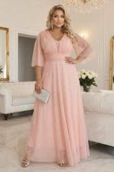 Sukienki plus size - moda, która coraz mocniej stawia na wygodę i kobiecy styl