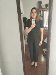 Outfit propio: Camiseta negra + pantalón negro de vestir.