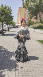 LOOK FLAMENCO BY MURIEL. NEGRO CON LUNARES BLANCOS, CLÁSICO