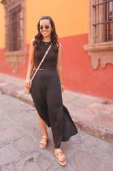 How to Build a Vacation Capsule Wardrobe for Summer Travel (11 Pieces, 15 Looks)